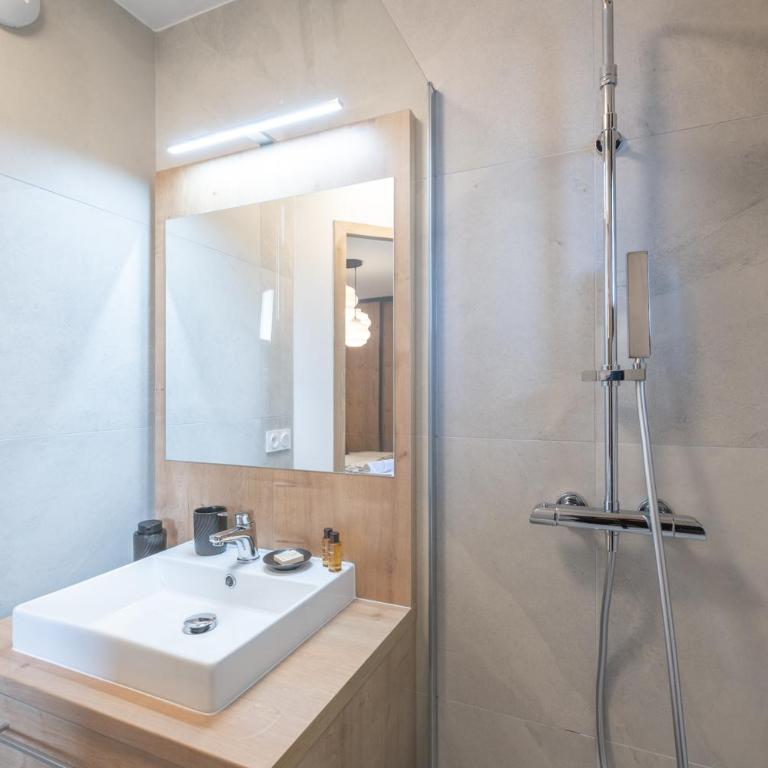 Alpe d'Huez Houses - Chez Charlotte - 2 chambres, Luxe et cozy pour 4 - Appartement 2 Chambres Deluxe - 4