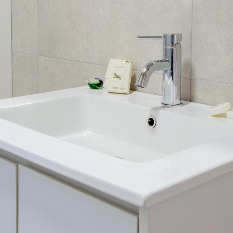 Welc-ōM Tommaseo Green Building Business Free Parking - Appartamento con 2 Camere da Letto - 18