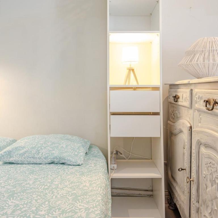 Le Chineur – Studio de caractère, 5 min du Port - Apartment - 12