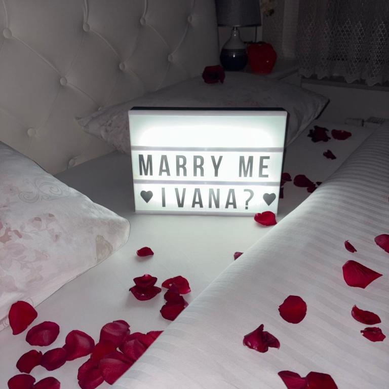 Apartmani Stan na dan 34 - Apartman sa 2 Spavaće Sobe i Balkonom - 4