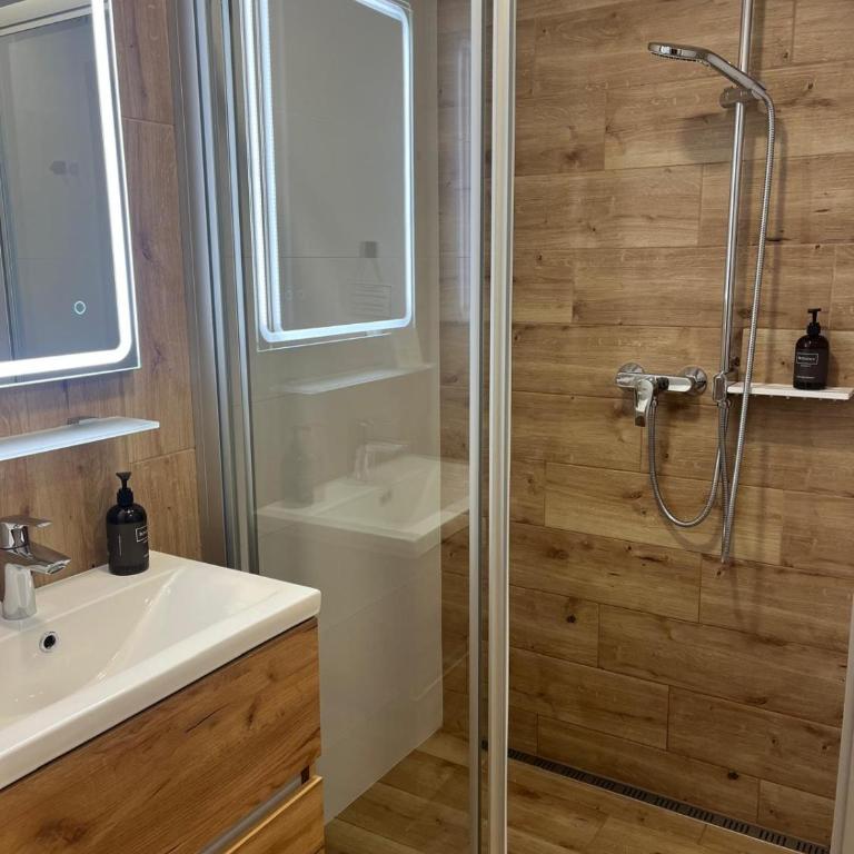 Alpenpension Haslinger - Doppelzimmer mit Balkon (3 Erwachsene) - 2