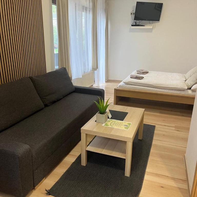 Alpenpension Haslinger - Doppelzimmer mit Balkon (3 Erwachsene) - 6