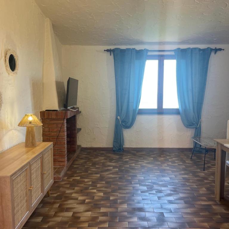 APPARTAMENTI BIANCANEVE by VILLA AUREA CAV - Appartamento con 2 Camere da Letto, Balcone e Vista mare - 11