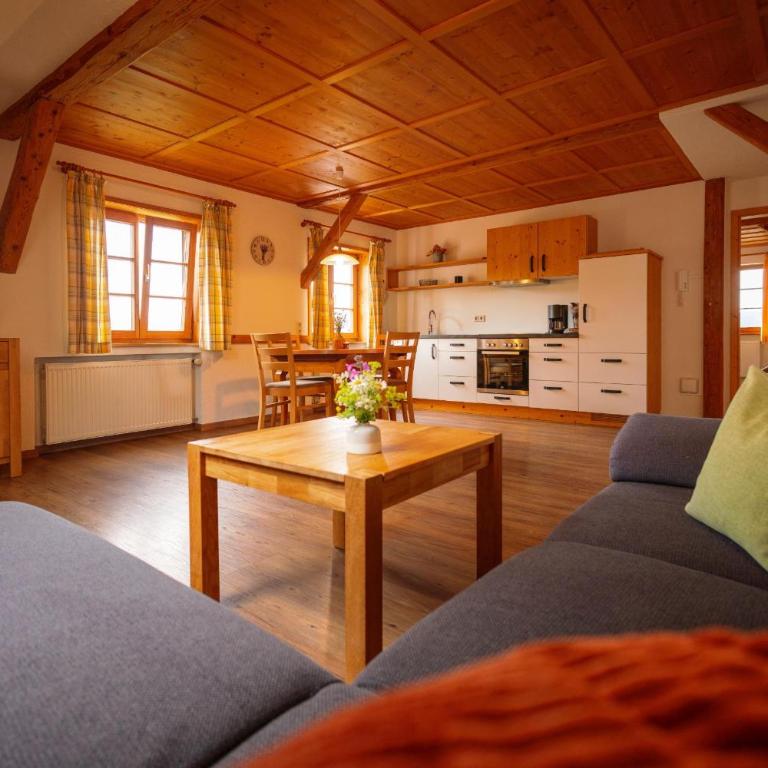 Ferienhof Sinz im Allgäu - Apartment mit 2 Schlafzimmern und Bergblick - 11