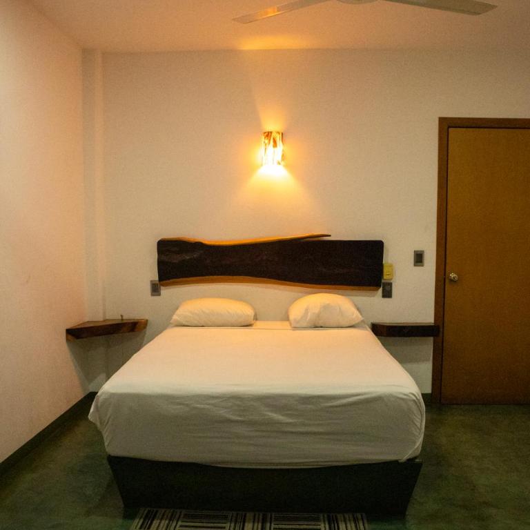 Madre Tierra Hostal - Habitación Doble con baño compartido - 17