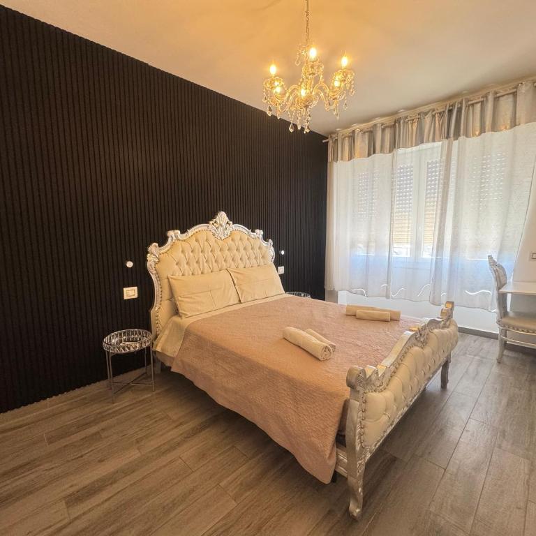 Luxury Room - 1 - Double Room with Private Bathroom - 1