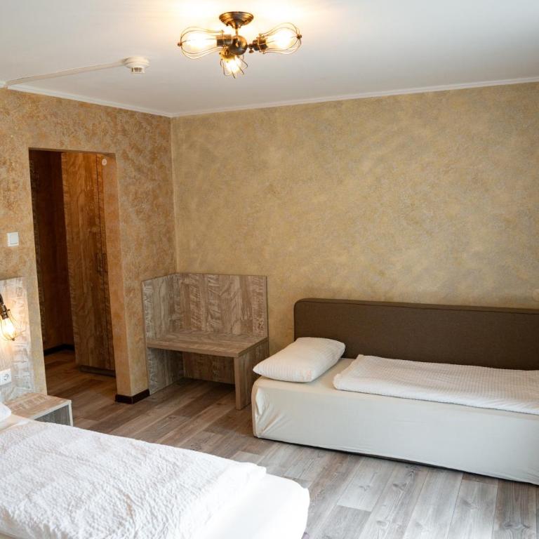 Haus Kärnten - Dreibettzimmer mit Balkon - 17