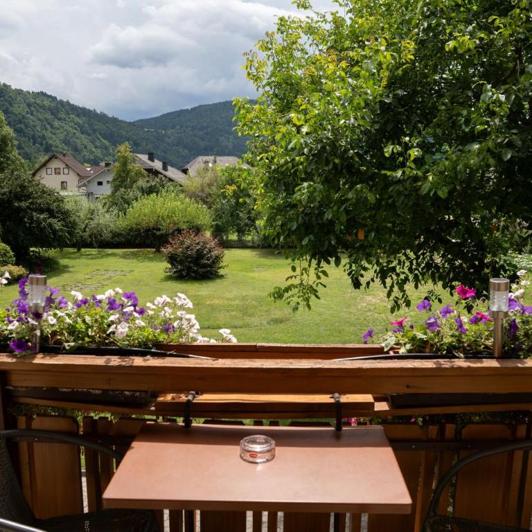 Haus Kärnten - Dreibettzimmer mit Balkon - 8