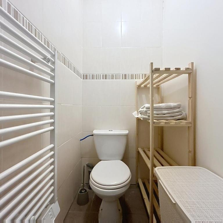 Le Blum - Appartement avec terrasse - Climatisation et Wifi - One-Bedroom Apartment with Terrace - 4