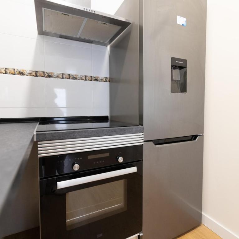 Sarria 24 Bajo by JD Apartment Management - Two-Bedroom Apartment - 12