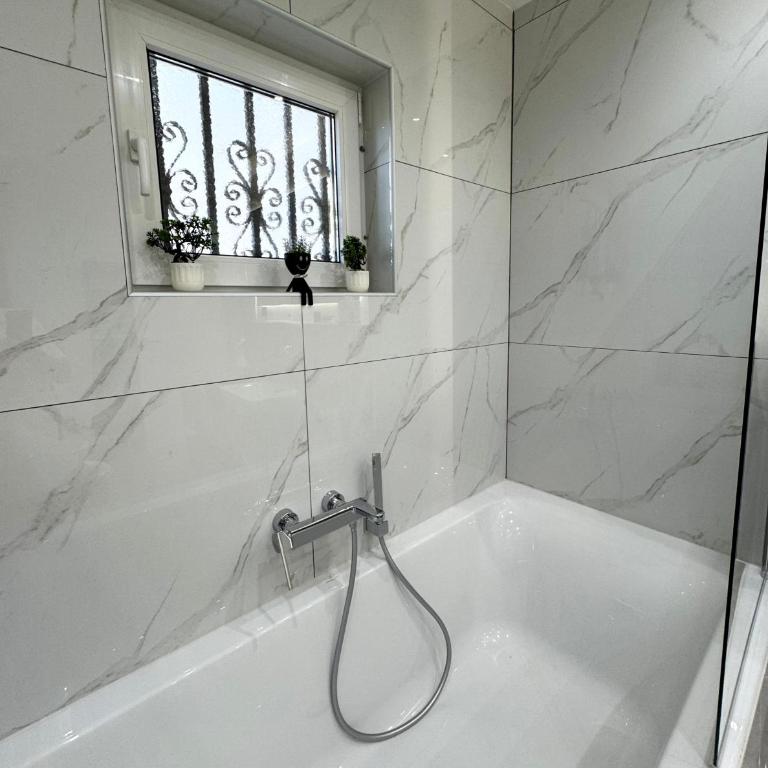 Una-Luxury-suite - Apartman sa 3 Spavaće Sobe - 17
