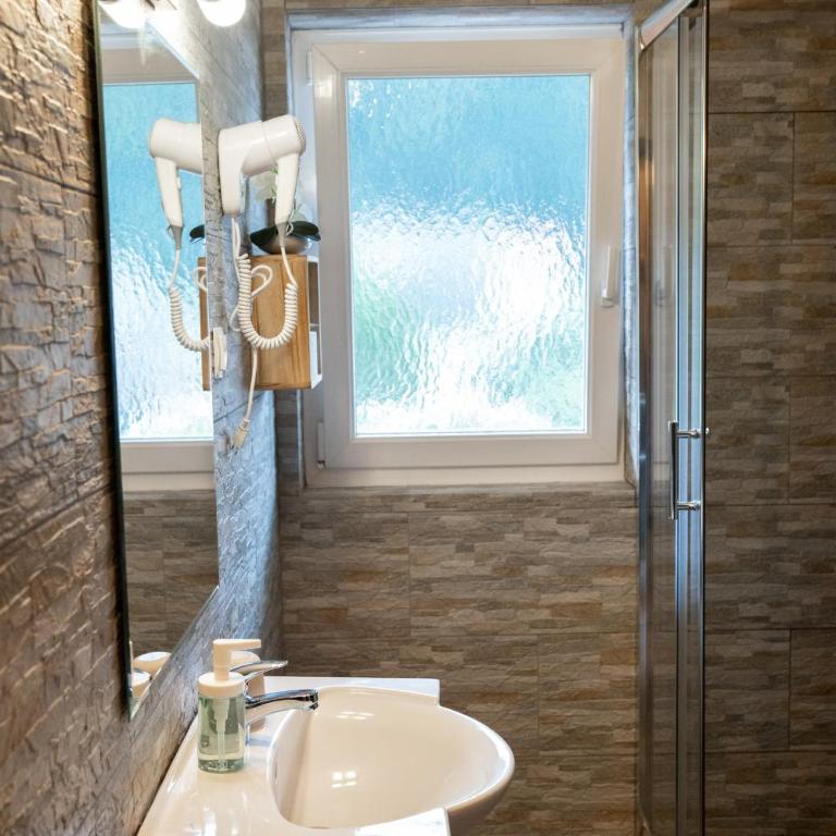 Haus Kärnten - Vierbettzimmer mit Balkon - 19
