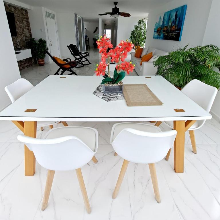 Large and beautiful Oceanfront Penthouse - Three-Bedroom Apartment - 6