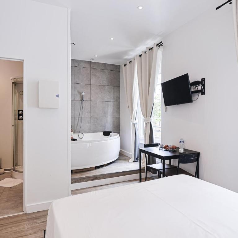 LES BULLES DE MONA - Zen - Spa - Clim - Studio avec Baignoire Spa - 9