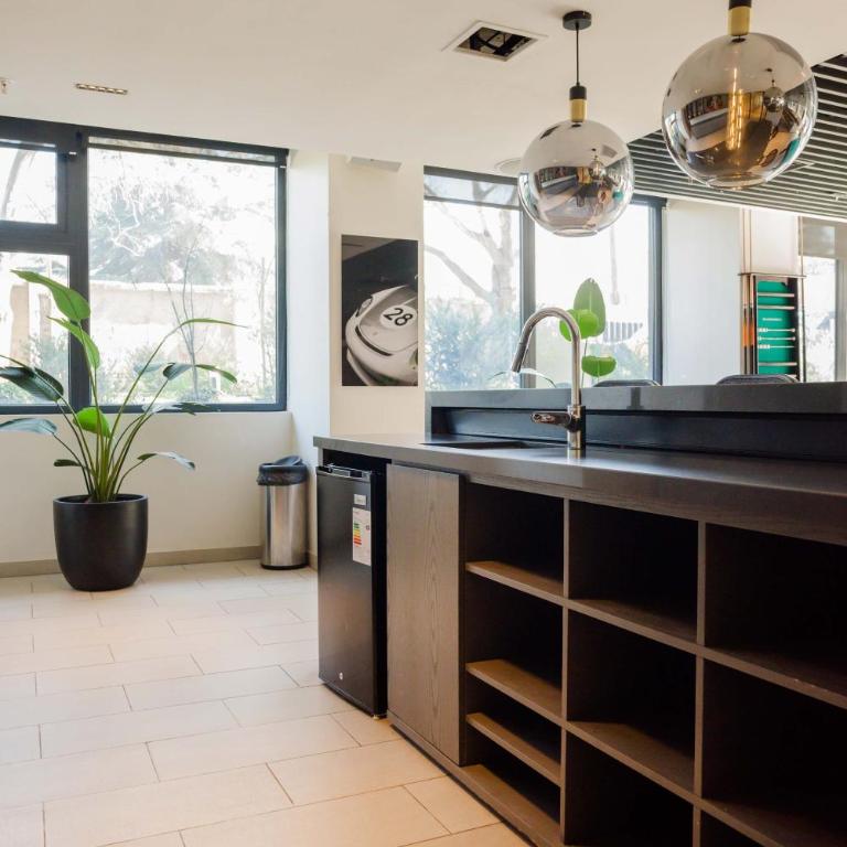 Chic 1-Bedroom Retreat in Providencia - Apartment - 48