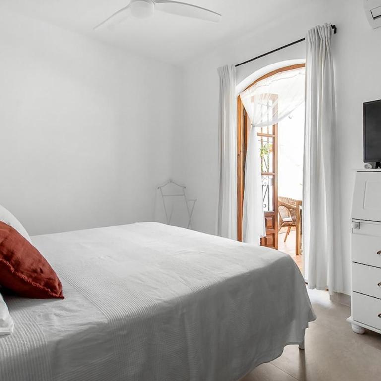 Cozy 2BR Flat with Terrace & Pool - Apartamento de 2 dormitorios - 9