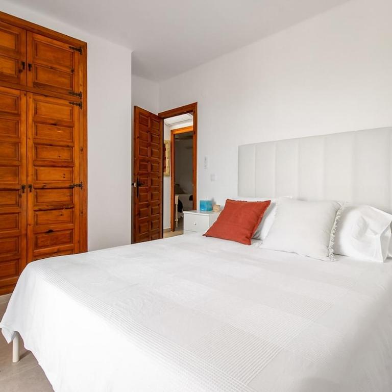 Cozy 2BR Flat with Terrace & Pool - Apartamento de 2 dormitorios - 17
