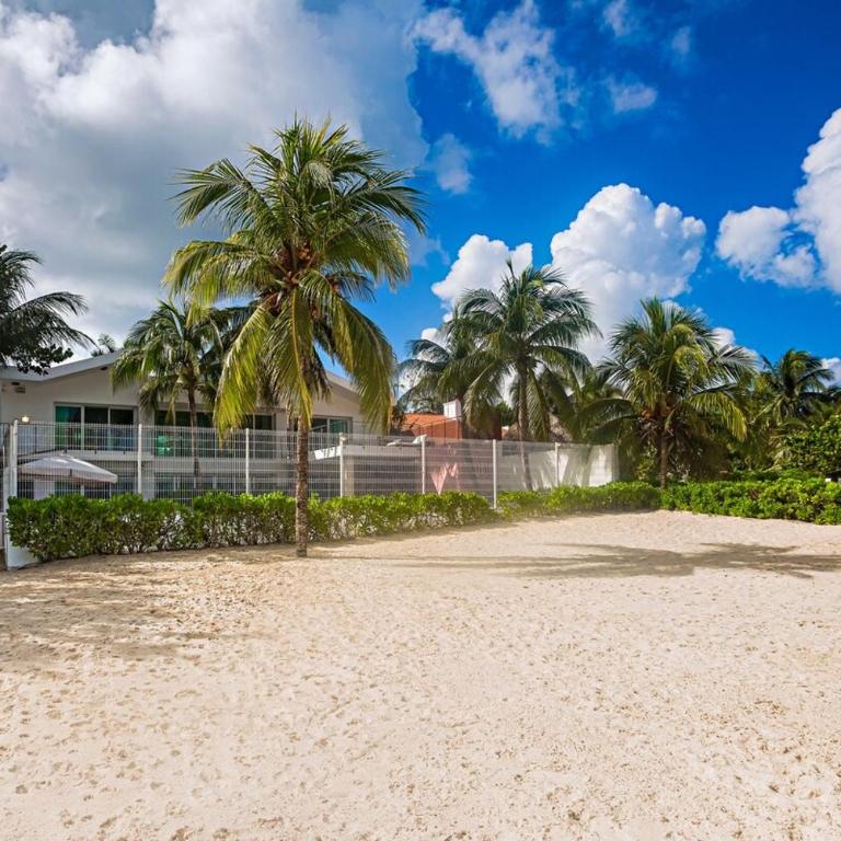 Villa RosMar Luxury Beachfront House - Villa - 39