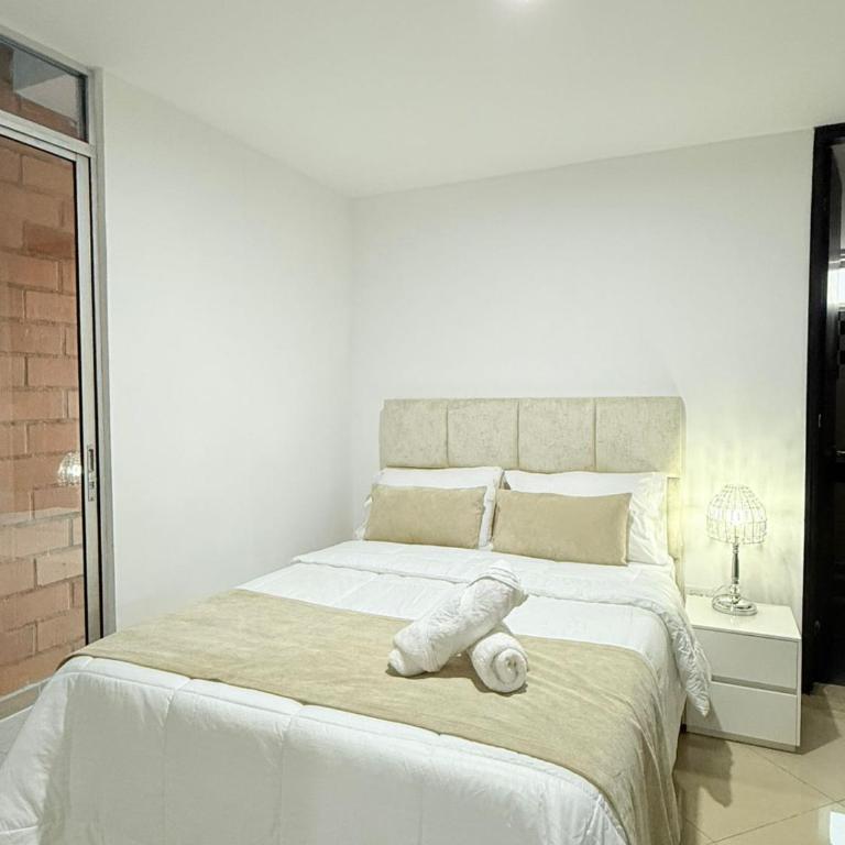 APARTAMENTO EN LAURELES, Ambiente familiar - Two-Bedroom Apartment with Balcony - 2