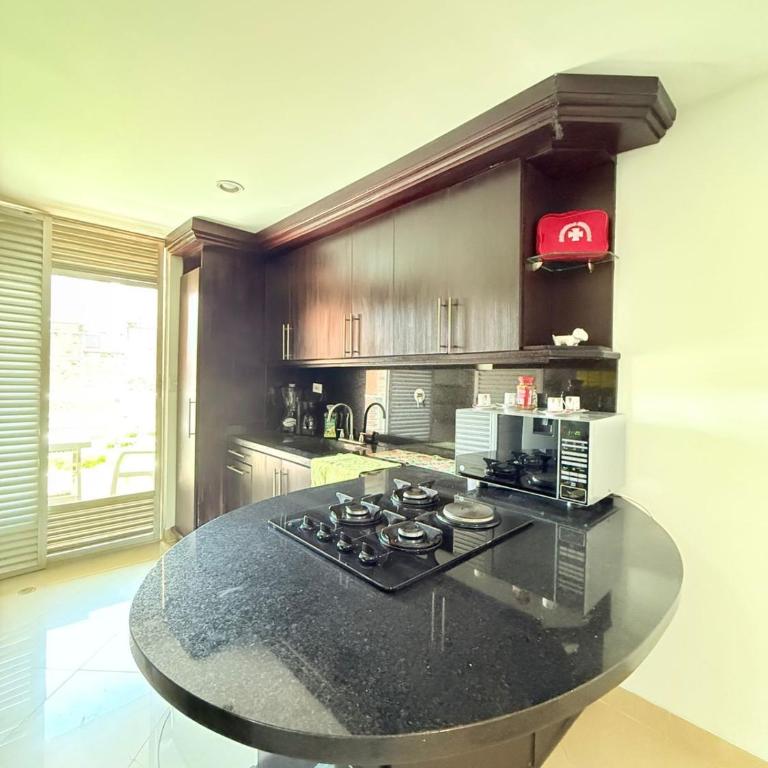 APARTAMENTO EN LAURELES, Ambiente familiar - Two-Bedroom Apartment with Balcony - 10
