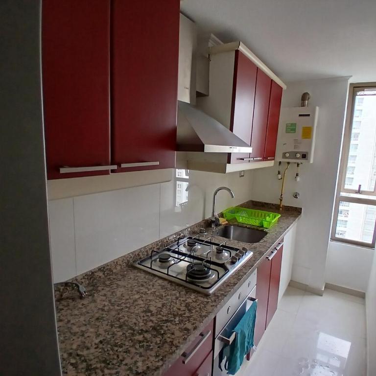 departamento cómodo, central con estacionamiento - Three-Bedroom Apartment - 7