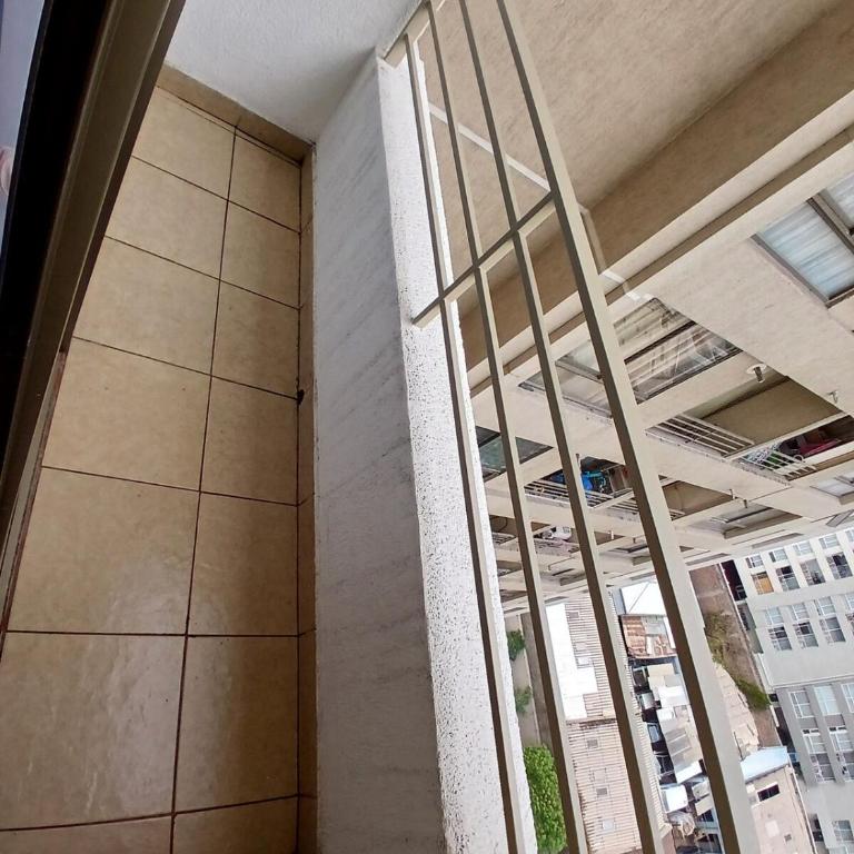 departamento cómodo, central con estacionamiento - Three-Bedroom Apartment - 8