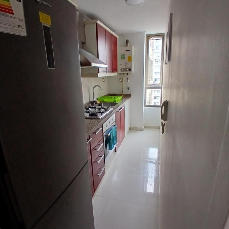 departamento cómodo, central con estacionamiento - Three-Bedroom Apartment - 21