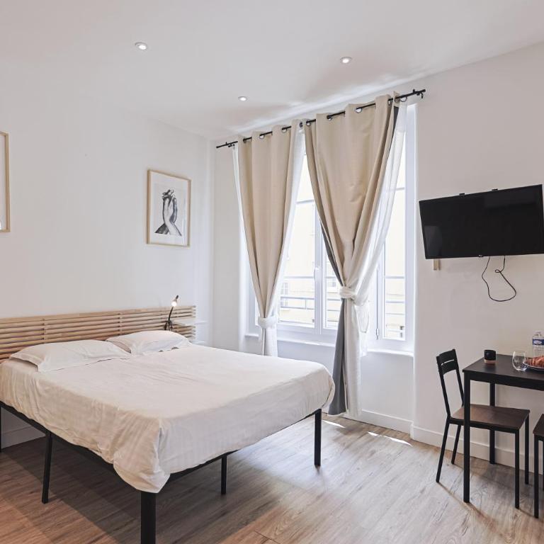 LES BULLES DE MONA - Chic - Spa - Clim - Studio avec Baignoire Spa - 2