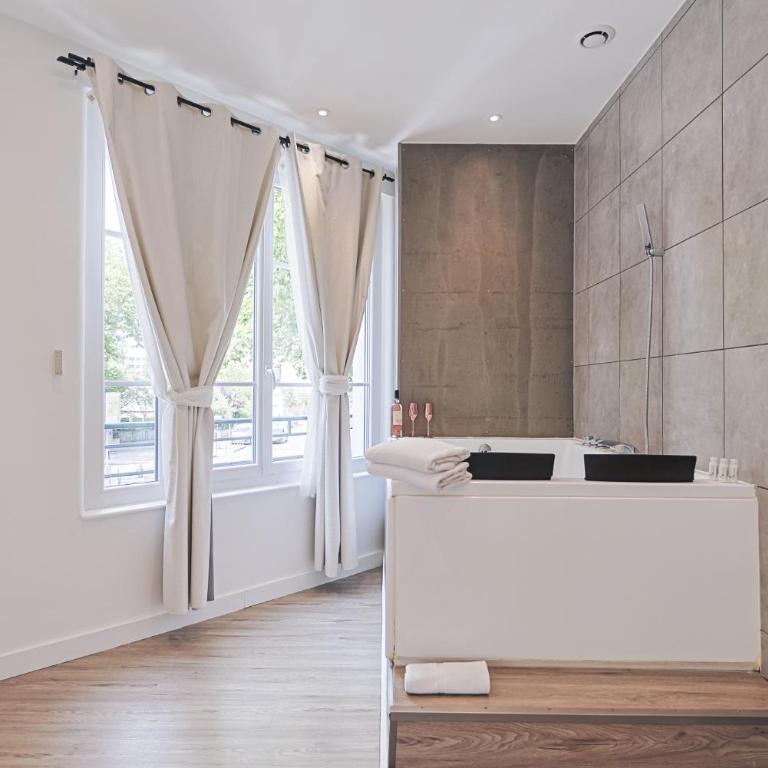LES BULLES DE MONA - Chic - Spa - Clim - Studio avec Baignoire Spa - 7