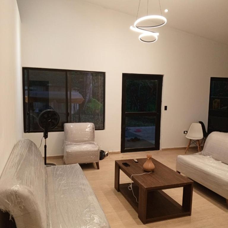 Casa vacacional en Pedro Vicente Maldonado - Casa de 3 dormitorios - 5