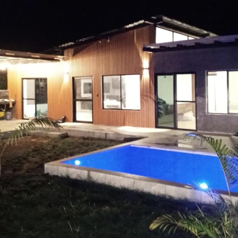 Casa vacacional en Pedro Vicente Maldonado - Casa de 3 dormitorios - 11