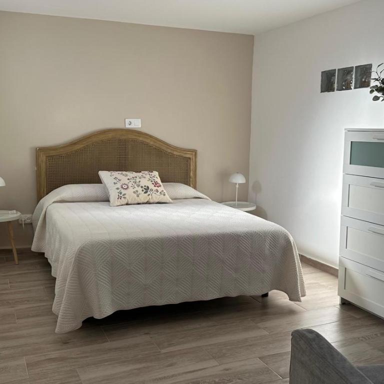 Apartamento balcón en el centro - Apartamento de 1 dormitorio - 2