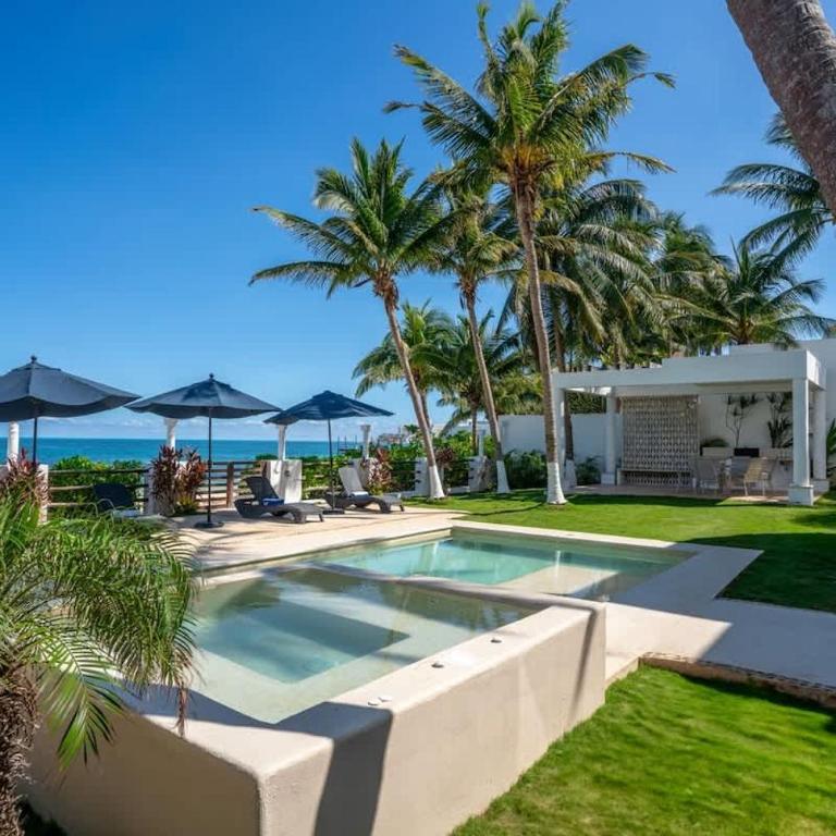 Unique 5BR Beachfront Villa w/ Private Pool! - Villa - 14
