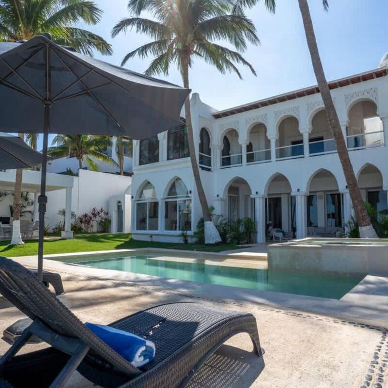 Unique 5BR Beachfront Villa w/ Private Pool! - Villa - 21