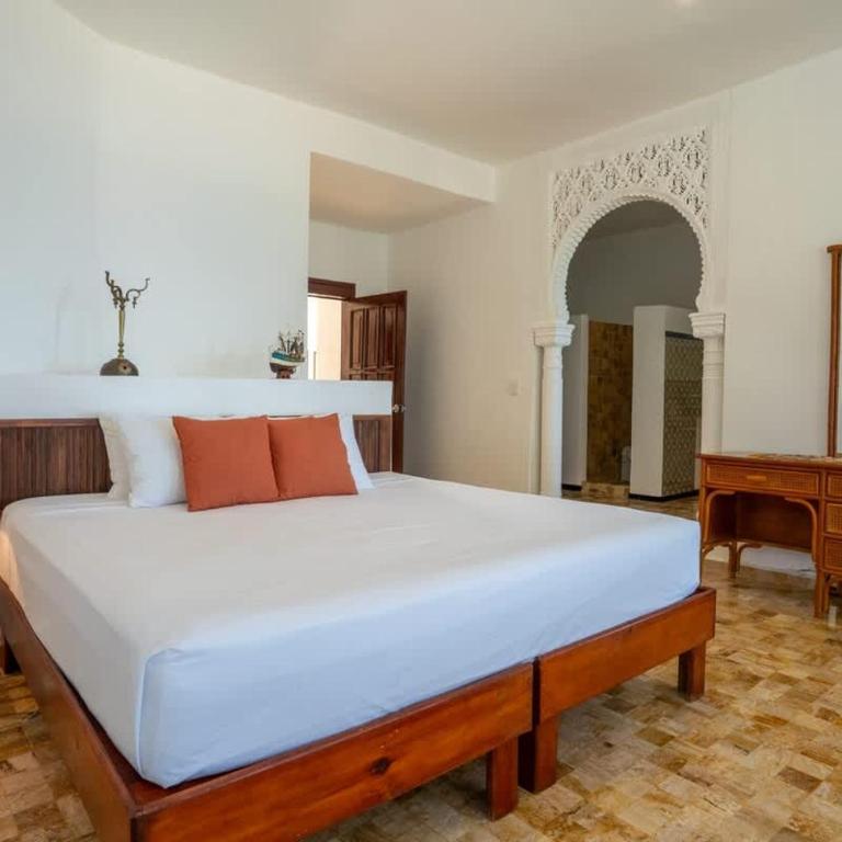 Unique 5BR Beachfront Villa w/ Private Pool! - Villa - 32
