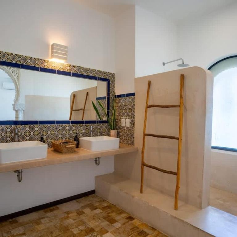 Unique 5BR Beachfront Villa w/ Private Pool! - Villa - 35