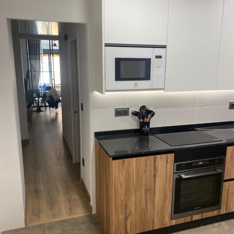 Apartment in Alicante Centro - Three-Bedroom Apartment - 15