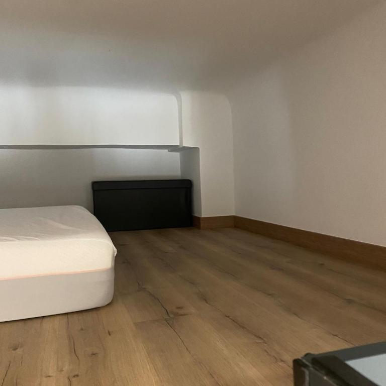 Apartment in Alicante Centro - Three-Bedroom Apartment - 16