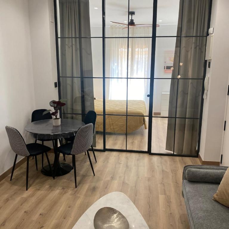 Apartment in Alicante Centro - Three-Bedroom Apartment - 19