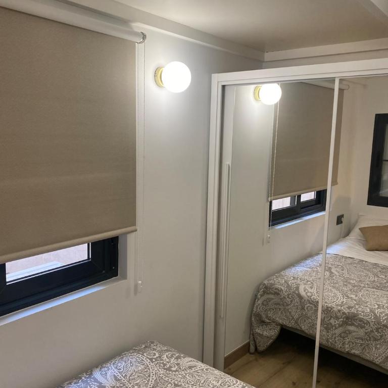 Apartment in Alicante Centro - Three-Bedroom Apartment - 21