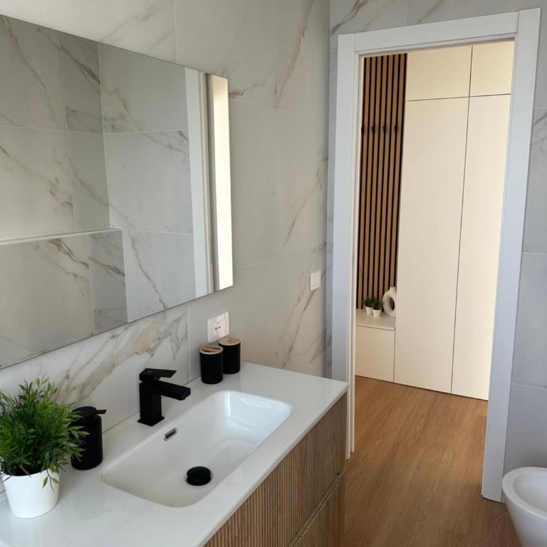 Lanterna View Apartment - Sea View - Appartamento con 2 Camere da Letto, Terrazza e Vista Mare - 31