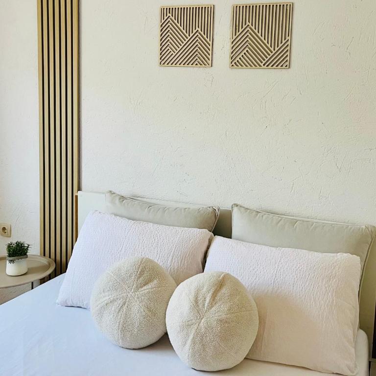 Zayed Residence - One-Bedroom Apartment - 13
