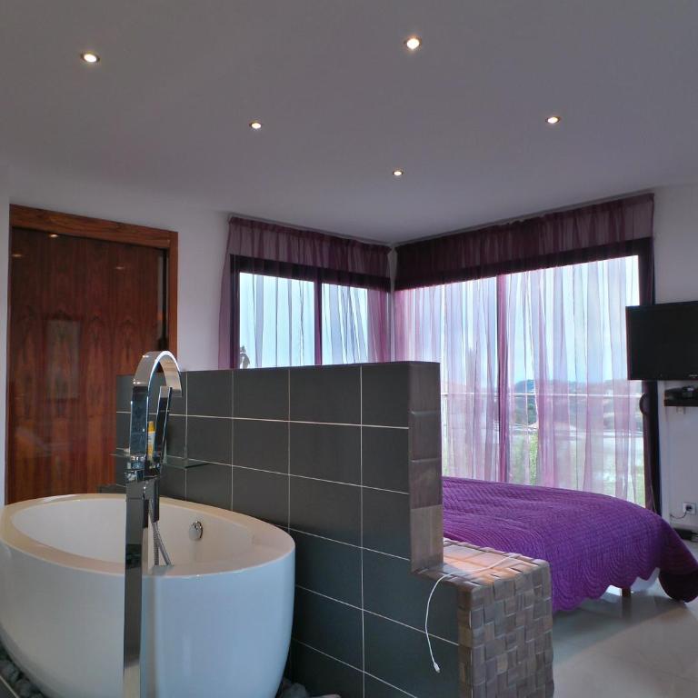 Grande Villa 350 M2, piscine chauffée vue mer et collines, CAVALAIRE sur mer, 10 personnes - Villa avec Piscine Privée - 26