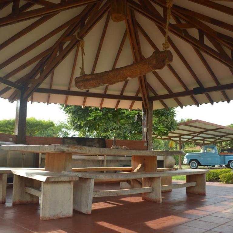 Beautiful Farm in Santa Elena - Villa - 2