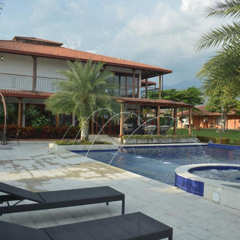 Beautiful Farm in Santa Elena - Villa - 21