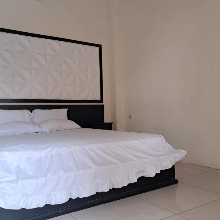 PiscinaCascolHostal - Double Room - 7