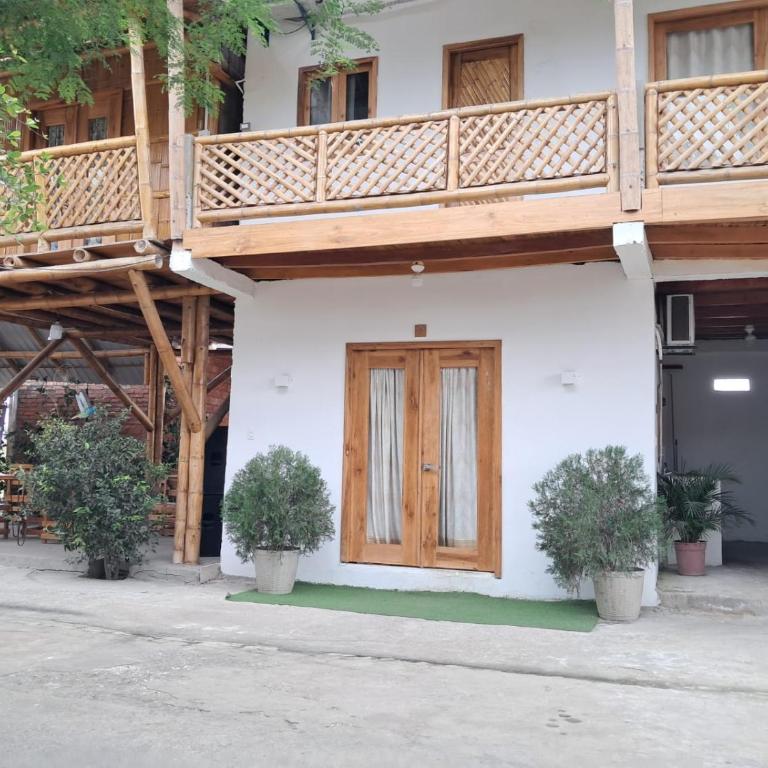 PiscinaCascolHostal - Comfort Quadruple Room - 5