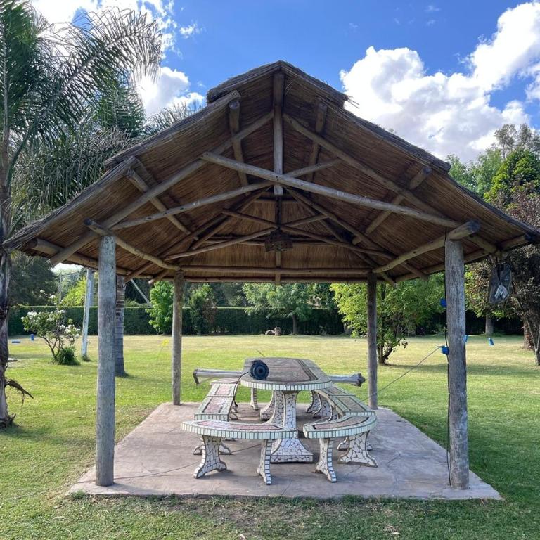 Casa Quinta rural con pileta - Five-Bedroom House - 17