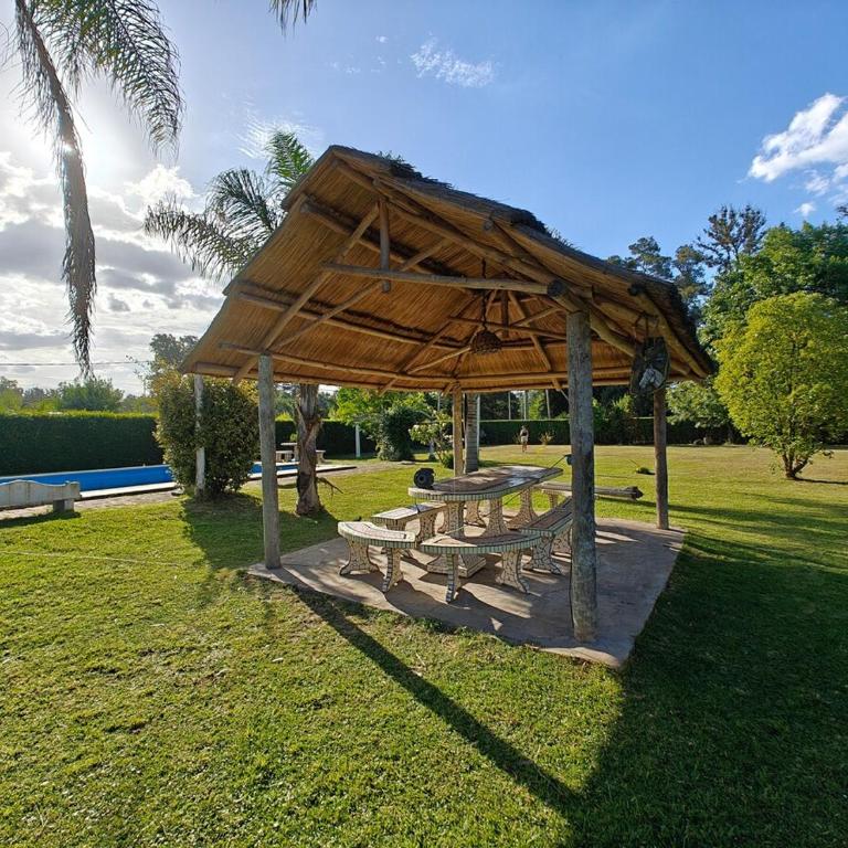 Casa Quinta rural con pileta - Five-Bedroom House - 22