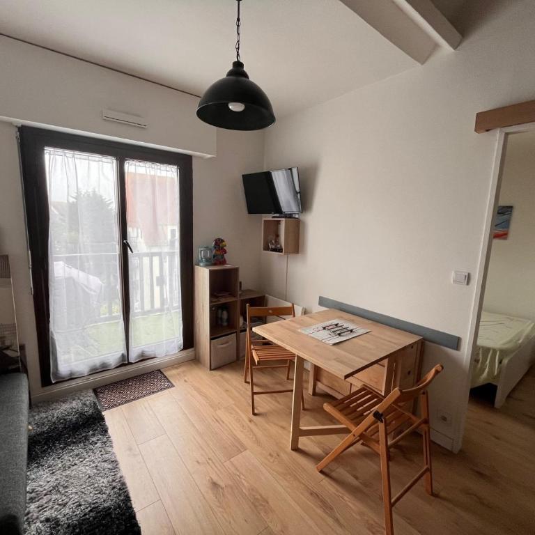 Appartement Cabourg Plage - F2 - Vue dégagée - Two-Bedroom Apartment - 5